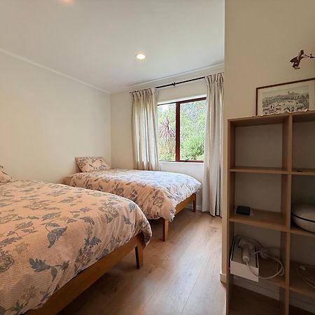 A Cabin With A Big View, Comfort And Tranquility, Close To Vines Martinborough Eksteriør billede