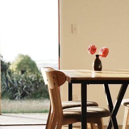 A Cabin With A Big View, Comfort And Tranquility, Close To Vines Martinborough Eksteriør billede