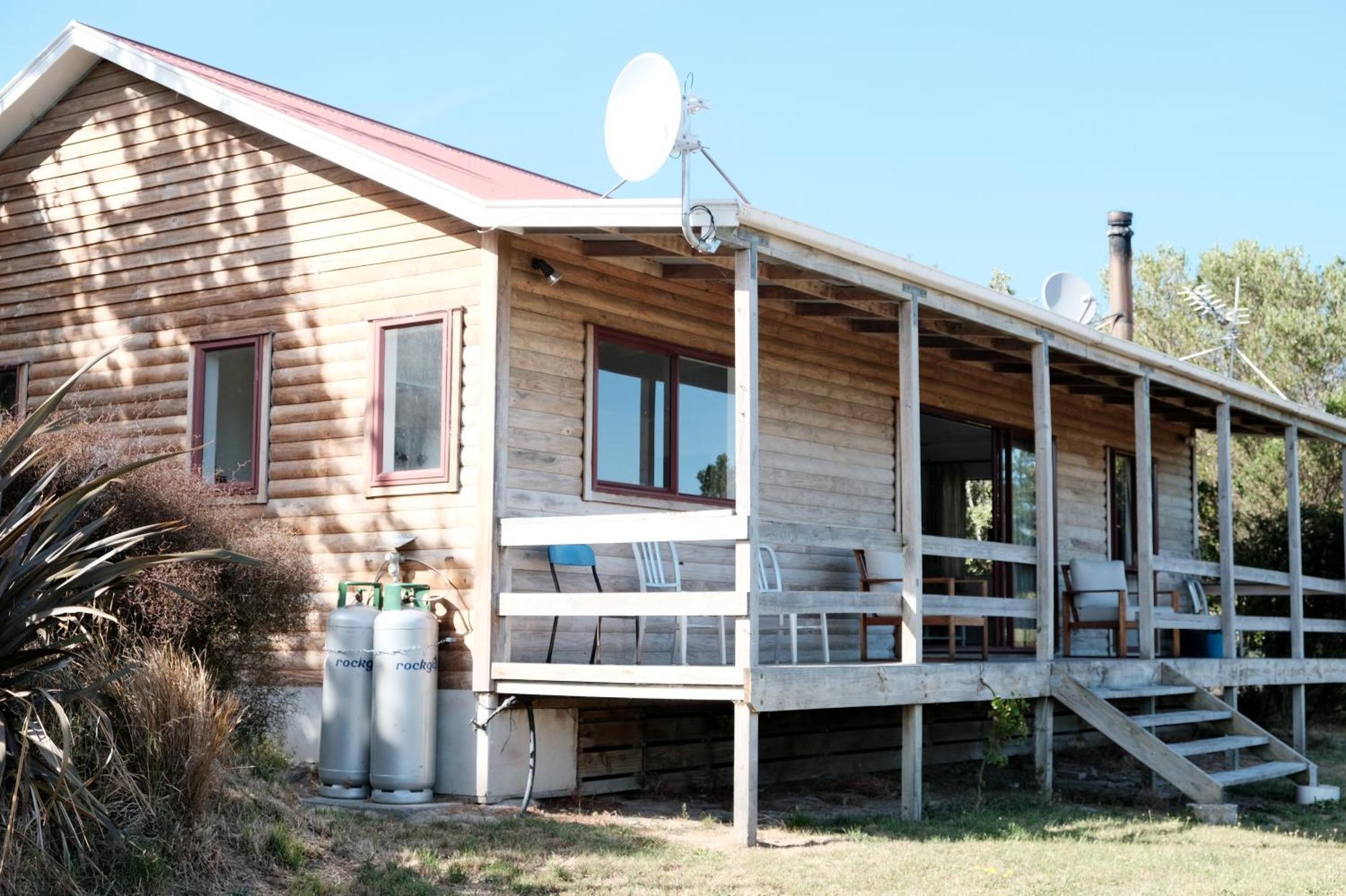 A Cabin With A Big View, Comfort And Tranquility, Close To Vines Martinborough Eksteriør billede