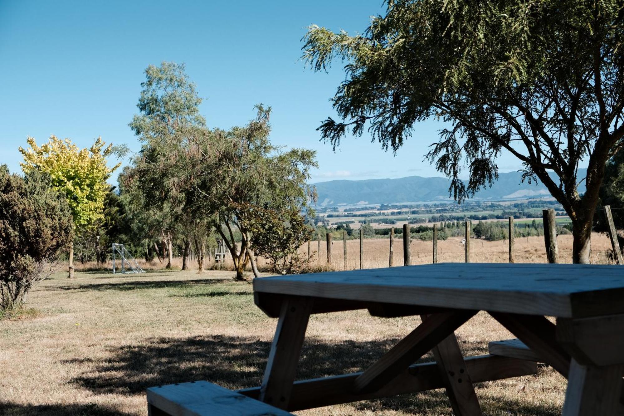 A Cabin With A Big View, Comfort And Tranquility, Close To Vines Martinborough Eksteriør billede